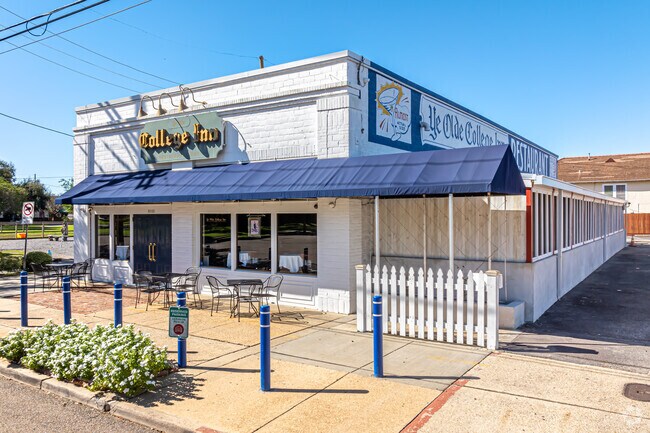 Enjoy dinner at Ye Olde College Inn near Hollygrove.