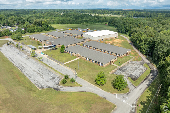 Davis-Emerson Middle School is a great place for kids to thrive.