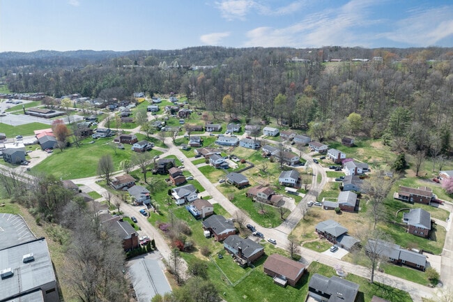Sissonville is a small community and offers a rural feel while still being close to city life.