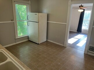206 S Monroe St Unit 206 Upper, Clinton, IL 61727