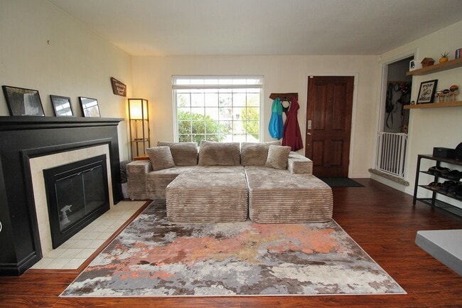 9020 SE Stephens St, Portland, OR 97216 - photo 4