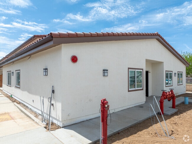 Juniper Valley Townhomes, Palmdale, CA 93550 - photo 2