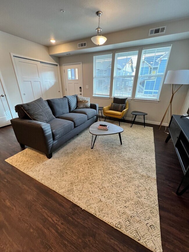 Clover On Cascade, Colorado Springs, CO 80907 - photo 4