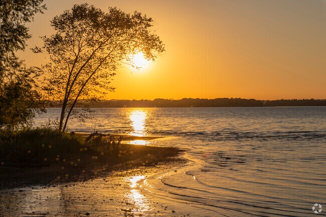 The Villages has some of the most picturesque views of Lake Palestine.