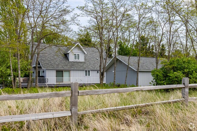 Beachfront homes have less tree cover than homes closer to Glen Arbor's downtown.