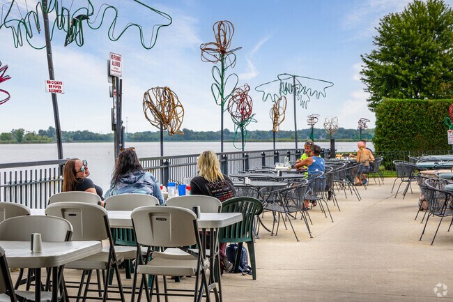El Puerto Mexican Restaurant serves Mexican fare on Fox Lake’s shoreline.