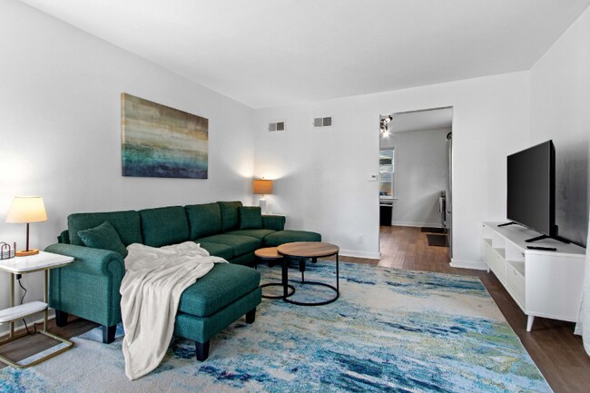 914 Quincy St unit 916, Sturgeon Bay, WI 54235 - photo 3