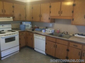 193 Mt Auburn St Unit 3, Cambridge, MA 02138