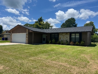 2928 Pine Tree Dr, Edgewater, FL 32141