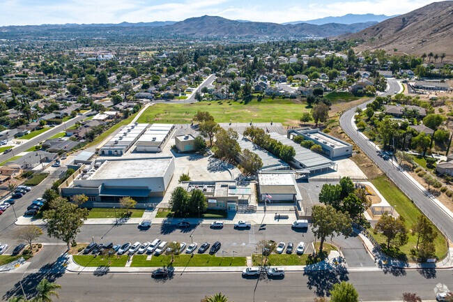 Valley View Elementary School presents an aerial view, showcasing its vibrant environment.