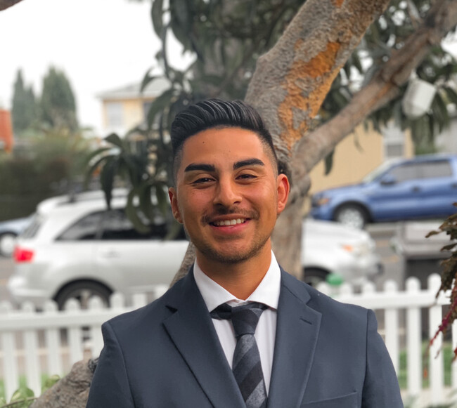 Agent Photo