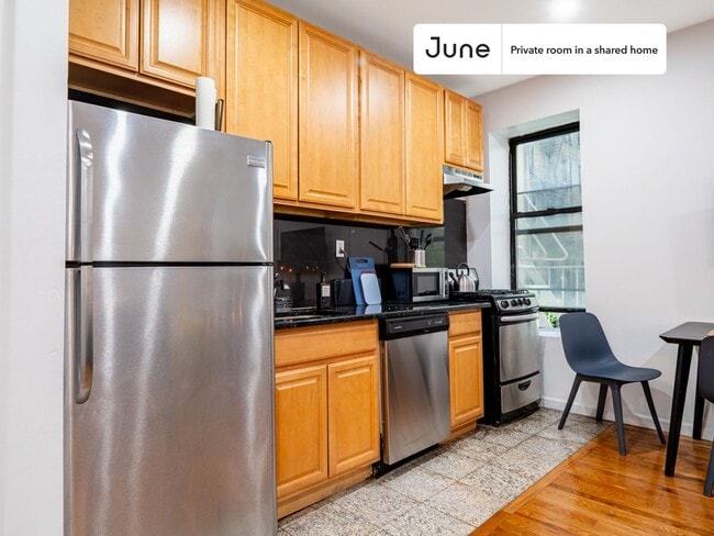 256 W 108th St, New York, NY 10025 - photo 6