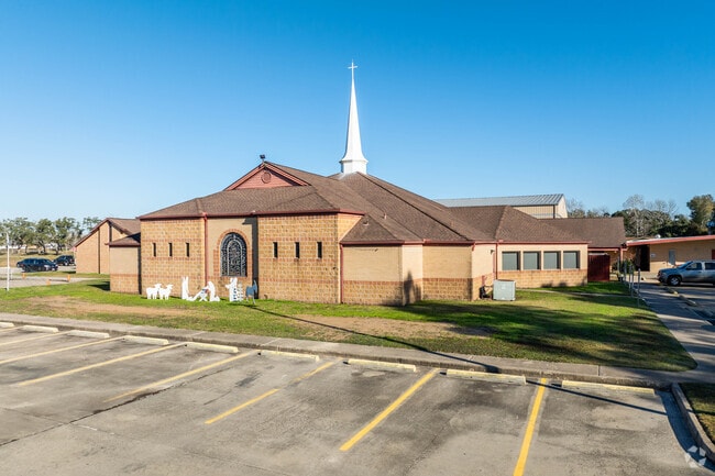 Arcadia First Baptist Christian School offers classes for grades K-12.