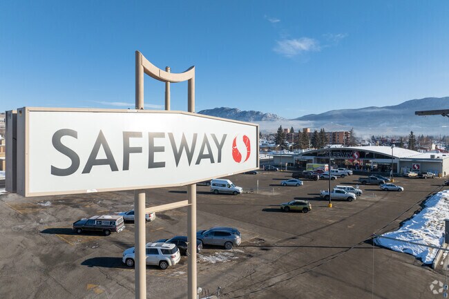 Shop at Safeway in West Side Butte for fresh produce and everyday essentials.