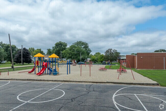 Sheridan Elementary School has 135 students.