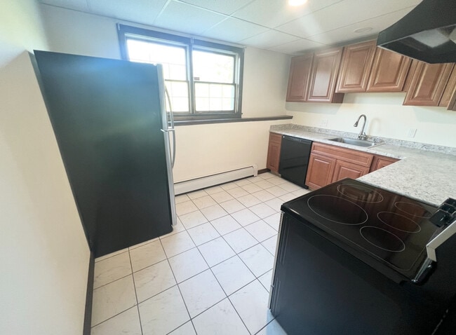 18 Chestnut Dr unit 102, Topsham, ME 04086 - photo 4