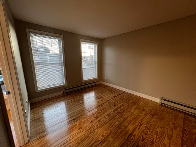 35 N Colony St unit 3, Wallingford, CT 06492 - photo 3