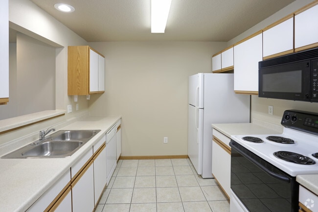 Osgood Townsite Apartments, Fargo, ND 58104 - photo 2