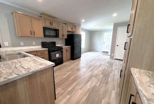 6617 S Kimberly Dr, Holly, MI 48442 - photo 2