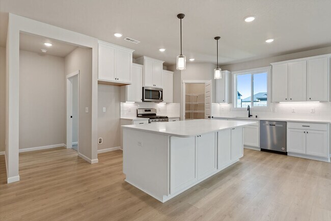 7905 Lennox St, West Richland, WA 99353 - photo 7