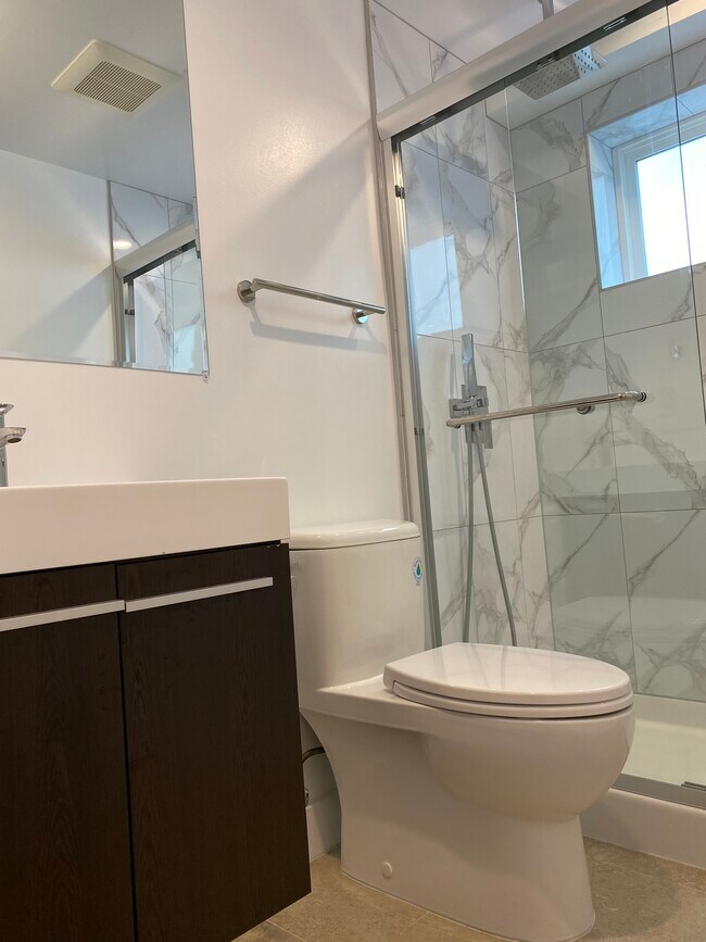 52 Avalon Dr unit 2 Bedroom, Daly City, CA 94015 - photo 4