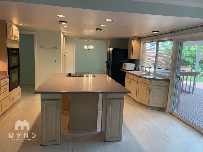 12446 E Amherst Cir, Aurora, CO 80014 - photo 3