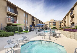 17821 Lassen St, Northridge, CA 91325