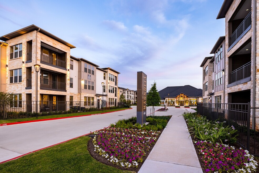 Alexan Magnolia, Magnolia, TX 77354 - photo 1