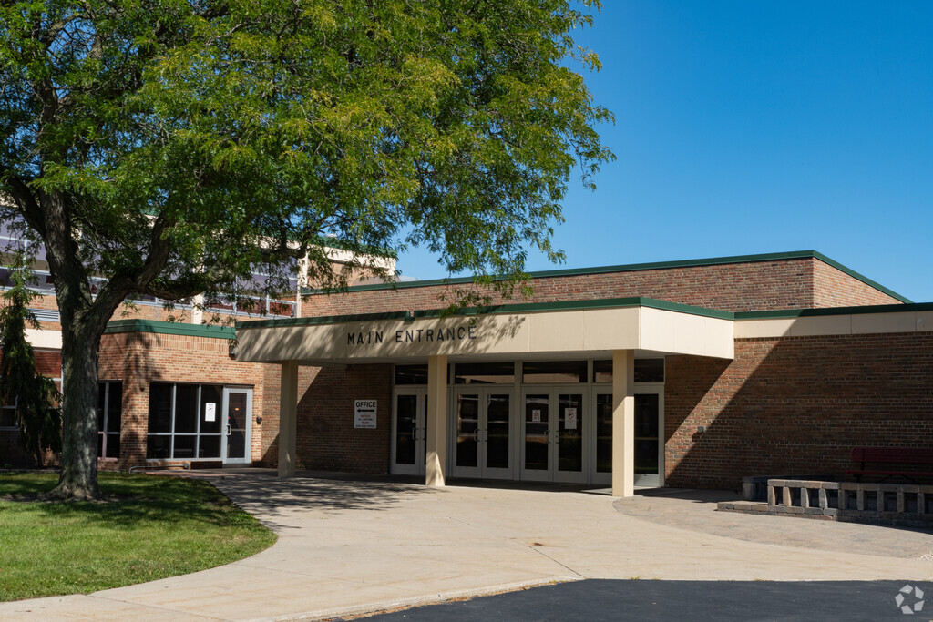 Wauseon High School, Rankings & Reviews - Homes.com