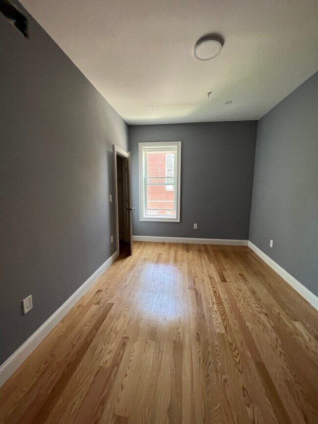 341 Cambridge St unit 2, Cambridge, MA 02141 - photo 6