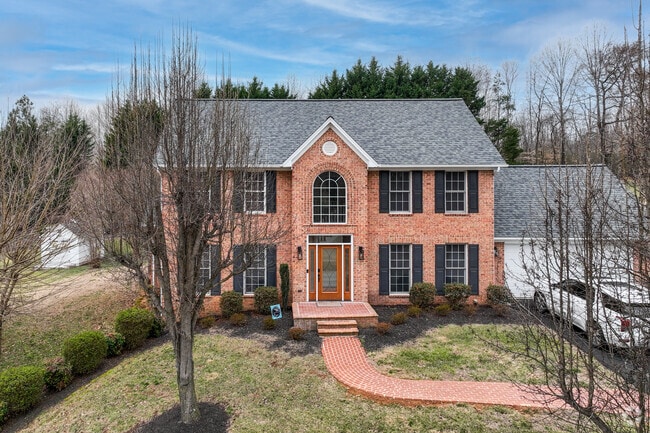 You can find a nice selection of Colonial style homes in many neighborhoods throughout the city of Danville.