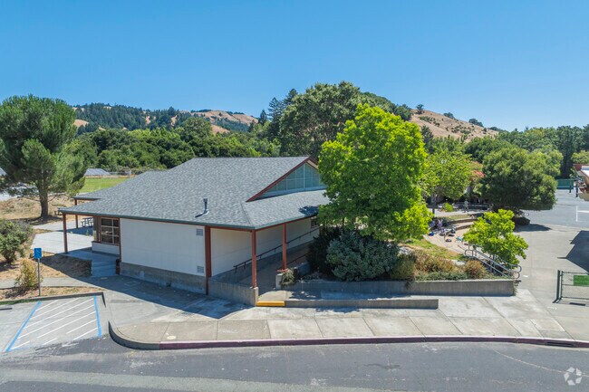 Lagunitas Elementary School serves grades K-8.