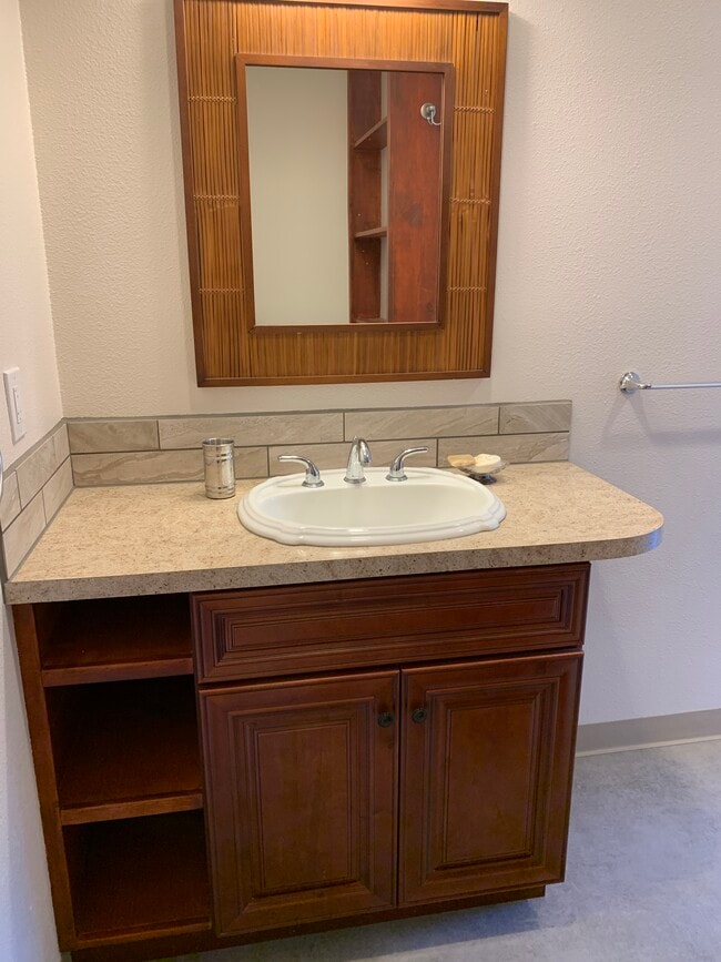 304 W Illinois St, Newberg, OR 97132 - photo 7