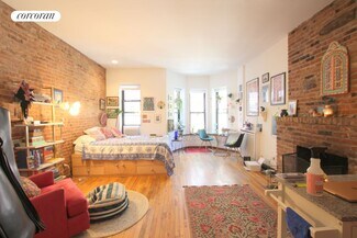 146 W 70th St, New York, NY 10023