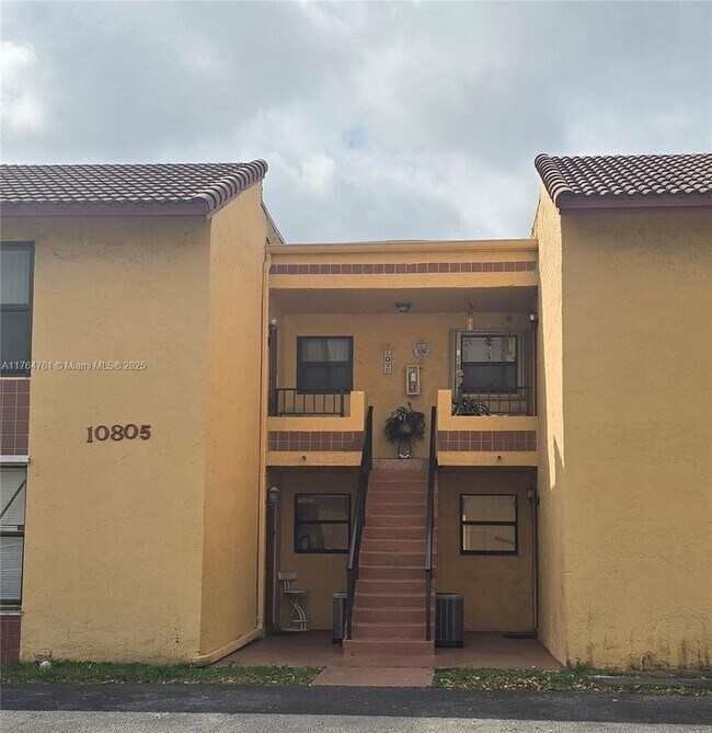 10805 NW 7th St, Miami, FL 33172