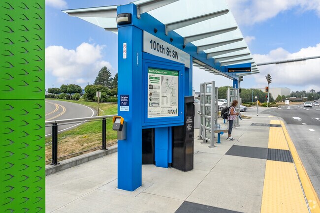 Cascade View is well connected to Downtown Everett or Seattle via public transportation.