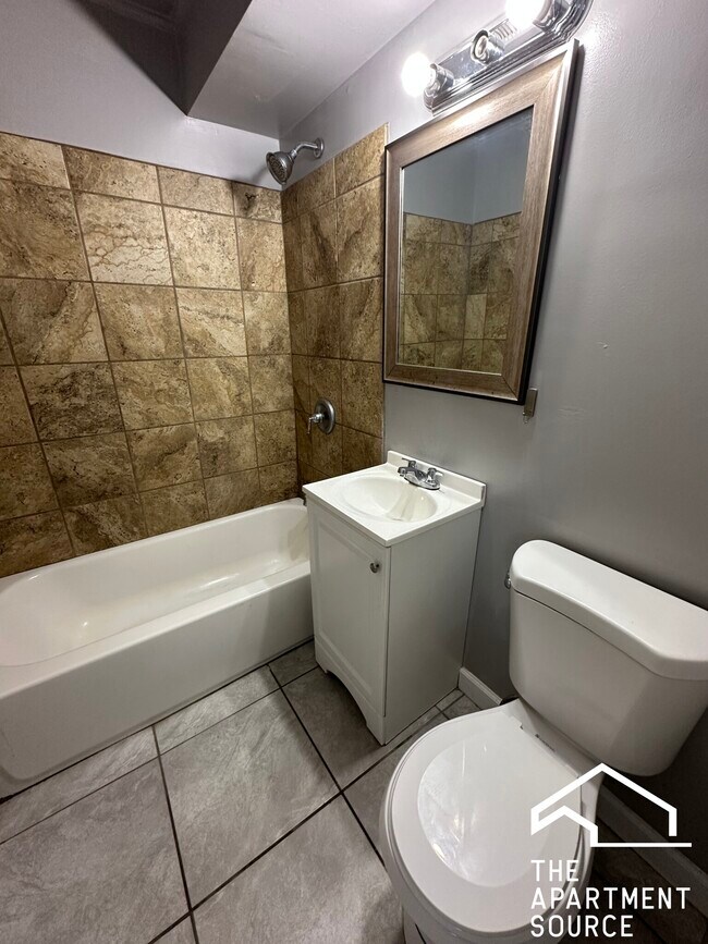 3810 25th Ave unit 2, Schiller Park, IL 60176 - photo 7