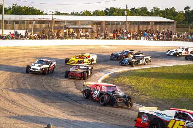 The nearby Auburndale Speedway regularly hosts stock car races.