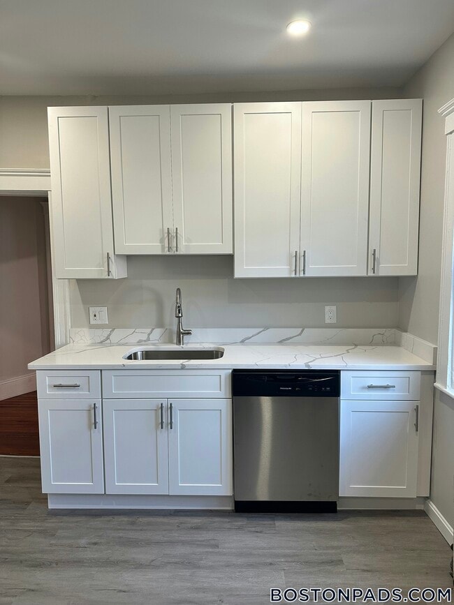 45 Warner St Unit 1, Medford, MA 02155