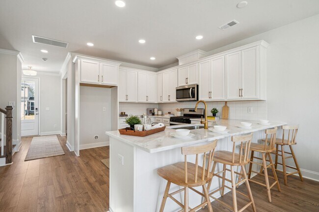 101 Twomey Cir, Simpsonville, SC 29681 - photo 5