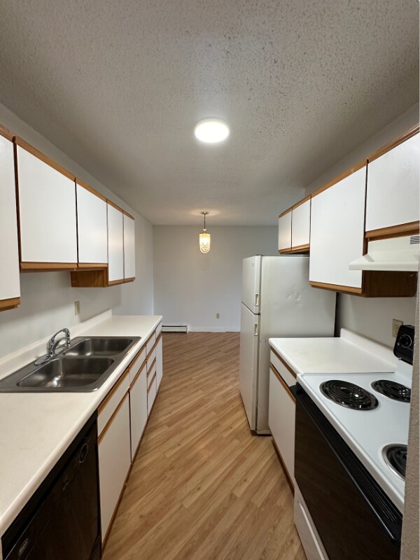 1518 1st St E unit 207, Thief River Falls, MN 56701 - photo 2