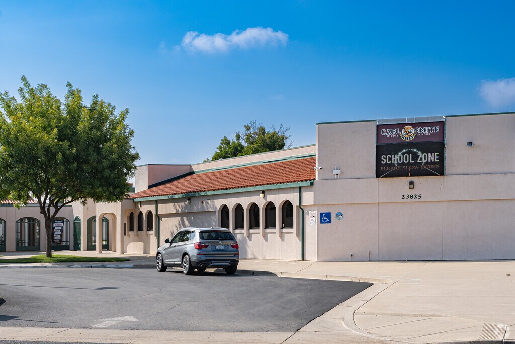The large marquee in front of Carl Smith Middle School in Terra Bella.