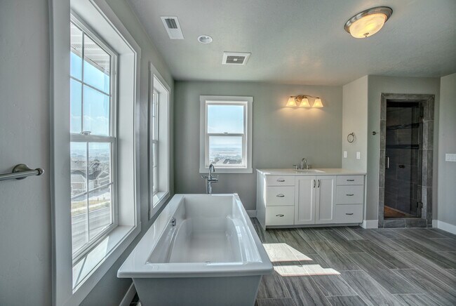 19 1 Master-Bath-3.jpeg