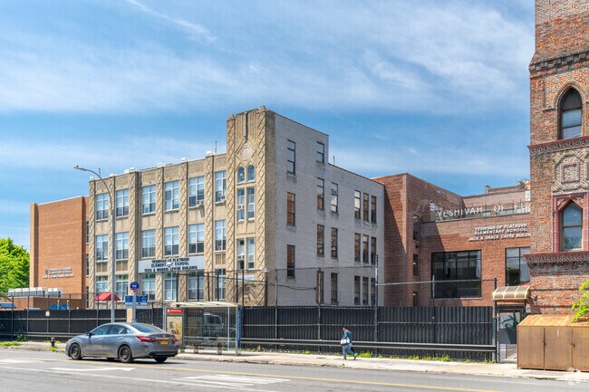 Yeshivah of Flatbush Elementary School has a student-teacher ratio of 5 to 1.