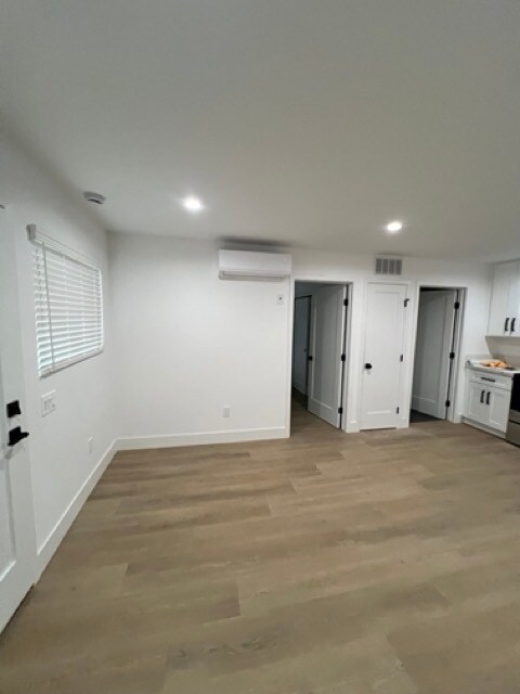 24332 Chestnut St Newhall, CA 91321, Santa Clarita, CA 91321 - photo 5