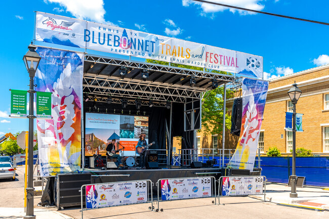 Enjoy an incredible lineup of live music during your visit to the Ennis Bluebonnet Trails and Festival.