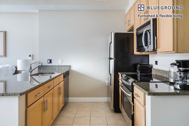 443 New York Ave NW unit FL7-ID876, Washington, DC 20001 - photo 7