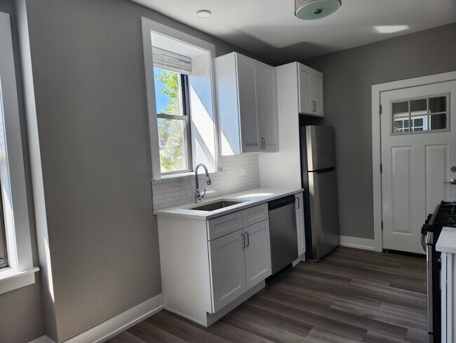 3935 N Janssen Ave unit 2, Chicago, IL 60613 - photo 5