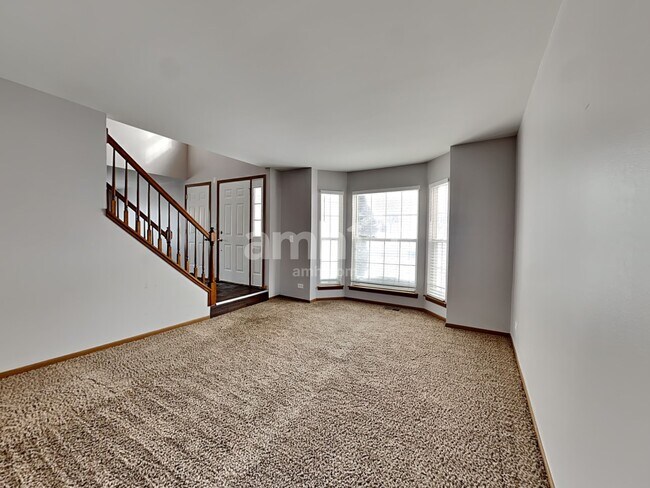 12 W Country Walk Dr, Round Lake Beach, IL 60073 - photo 7