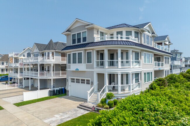 Contemporary beach houses sit directly on the Sea Isle City promenade.